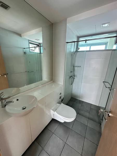 Regency Suites, 36 Kim Tian Road, 3 Bedrooms, 1,421 sqft, Apartment For Rent, by Adrian Tan, 19036781 - PropertyGuru.com.sg