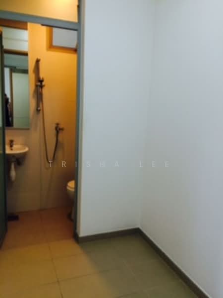 Martin Place Residences, 2 Martin Place, 4 Bedrooms, 1,744 sqft, Condominium For Rent, by Trisha Lee, 19059861 - Maid's Room and Bathroom - PropertyGuru.com.sg