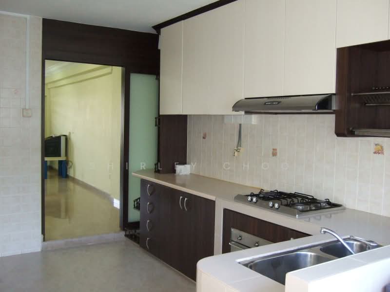 109 Ang Mo Kio Avenue 4, 109 Ang Mo Kio Avenue 4, 2 Bedrooms, 721 sqft, HDB Flat For Sale, by Shirley Choo, 1905993 - Kitchen View 2 - PropertyGuru.com.sg