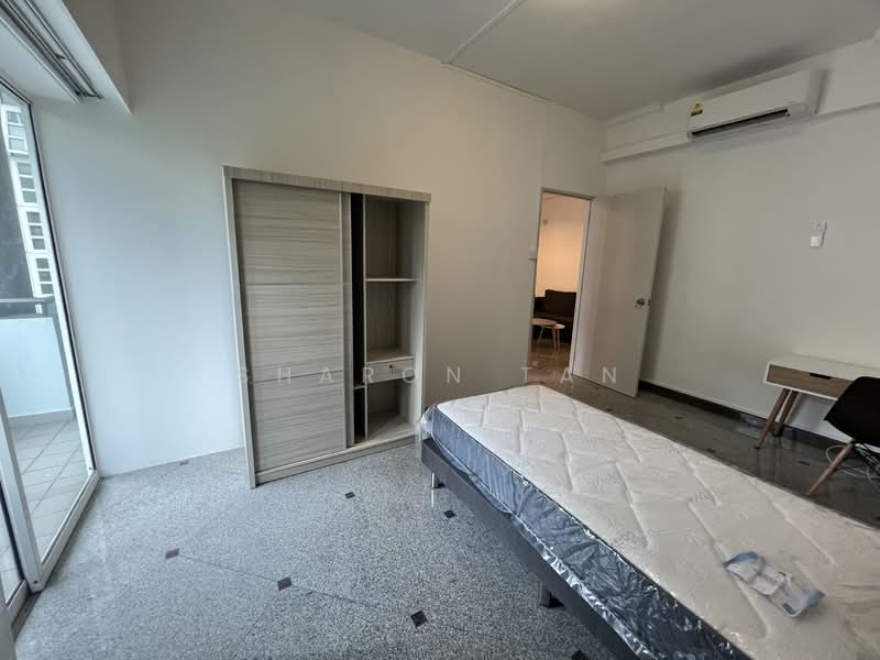 Royal Palm Mansions, 330 Pasir Panjang Road, 3 Bedrooms, 1,238 sqft, Condominium For Rent, by Sharon Tan, 19066867 - PropertyGuru.com.sg