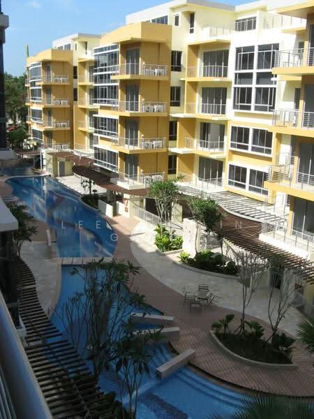 The Foliage, 370 Pasir Panjang Road, Buona Vista / West Coast / Clementi New Town, 1 Bedroom, 506 sqft, Condominium For Rent, by Lee Poh Lin Grace, 19088601 - Looking out to the pool - PropertyGuru.com.sg