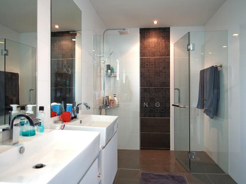 For Rent - 800m Walk to MRT station! House w Big Garden and Pool near Australian, American, French, Nexus Sch
