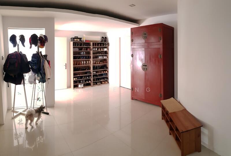 For Rent - 800m Walk to MRT station! House w Big Garden and Pool near Australian, American, French, Nexus Sch
