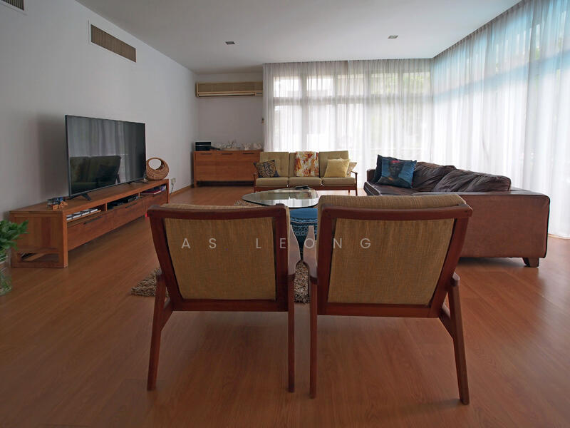 For Rent - 800m Walk to MRT station! House w Big Garden and Pool near Australian, American, French, Nexus Sch