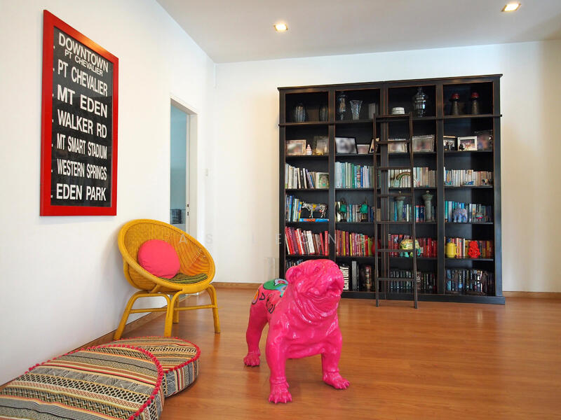 For Rent - 800m Walk to MRT station! House w Big Garden and Pool near Australian, American, French, Nexus Sch