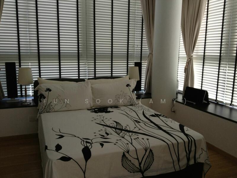 Oxford Suites Apartment For Sale at S$ 2,000,000 | PropertyGuru Singapore