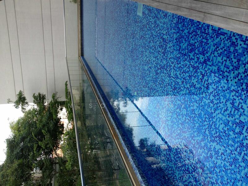 Oxford Suites Apartment For Sale at S$ 2,000,000 | PropertyGuru Singapore