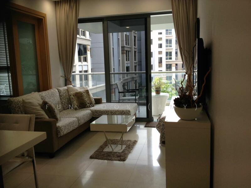 Oxford Suites Apartment For Sale at S$ 2,000,000 | PropertyGuru Singapore