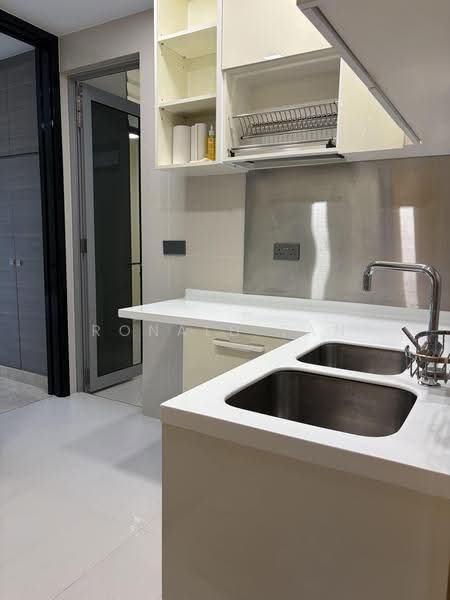 Residences @ Killiney, 147 Killiney Road, Orchard / River Valley, 3 Bedrooms, 1,625 sqft, Condominium For Rent, by Ronald Tan, 19113984 - Kitchen with dishwasher - PropertyGuru.com.sg