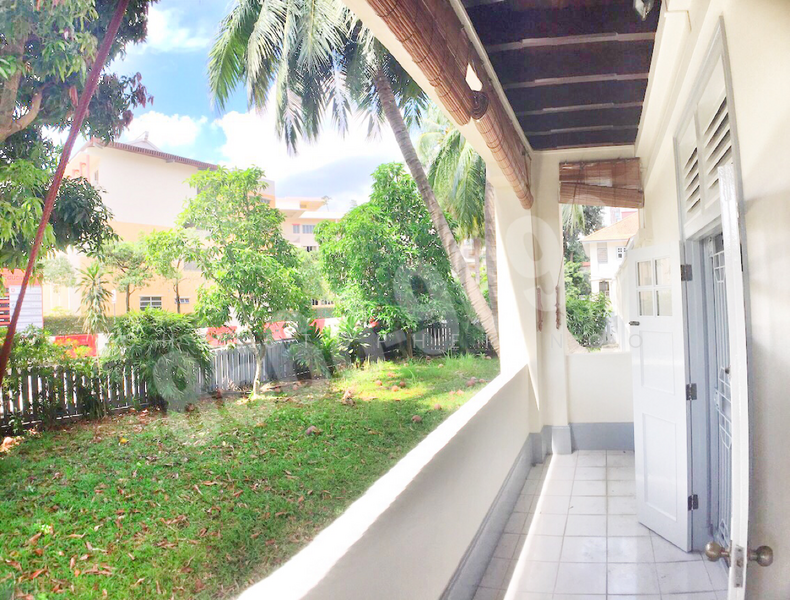 Only corner unit with garden