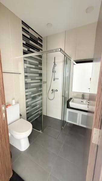 Novena Regency, 275 Thomson Road, Newton / Novena, 3 Bedrooms, 947 sqft, Apartment For Rent, by Khim Ker, 19171034 - Bathroom - PropertyGuru.com.sg