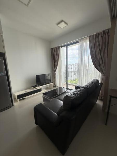 The Luxurie, 21 Compassvale Road, Hougang / Punggol / Sengkang, 1 Bedroom, 452 sqft, Condominium For Rent, by Marcus Tan, 19196408 - Living Room - PropertyGuru.com.sg