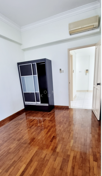 2nd  Bedroom