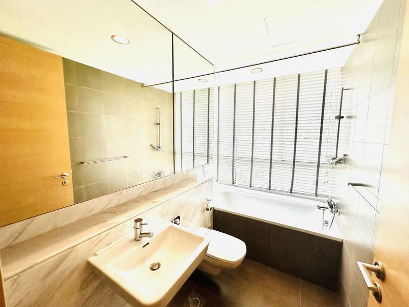 Domain 21, 21 Delta Road, Alexandra / Commonwealth, 3 Bedrooms, 1,281 sqft, Condominium For Rent, by Sally Ho, 19211845 - Master bathroom - PropertyGuru.com.sg