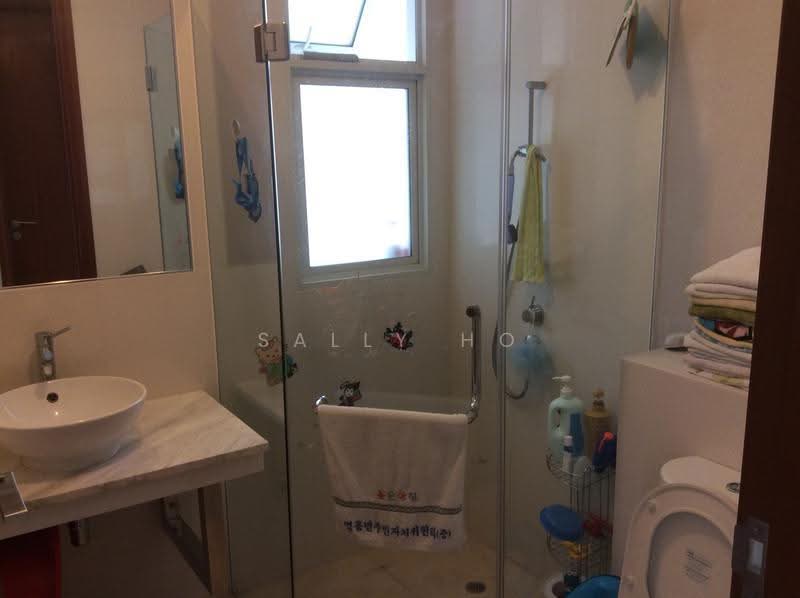 Grosvenor View, 3 Lengkong Empat, Eunos / Geylang / Paya Lebar, 3 Bedrooms, 1,249 sqft, Condominium For Rent, by Sally Ho, 19211919 - Common Bathroom - PropertyGuru.com.sg