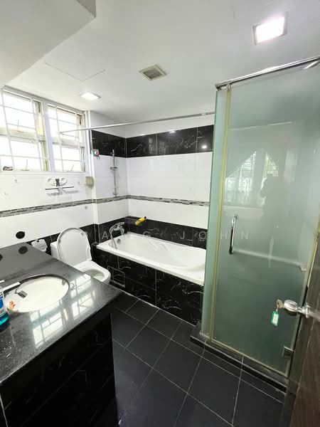 Northoaks, 20 Woodlands Cresent, 3 Bedrooms, 1,604 sqft, Condominium For Rent, by Tsang John, 19217498 - PropertyGuru.com.sg