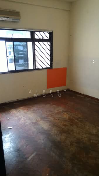 Walk up 113 Owen road, Owen Road, Farrer Park / Serangoon Rd, 3 Bedrooms, 1,400 sqft, Walk-up Apartment For Rent, by Albert Wong, 19238200 - Bedroom 1 - PropertyGuru.com.sg