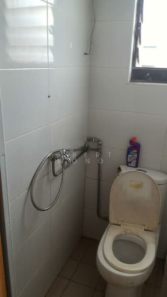 Walk up 113 Owen road, Owen Road, Farrer Park / Serangoon Rd, 3 Bedrooms, 1,400 sqft, Walk-up Apartment For Rent, by Albert Wong, 19238200 - Common Toilet - PropertyGuru.com.sg