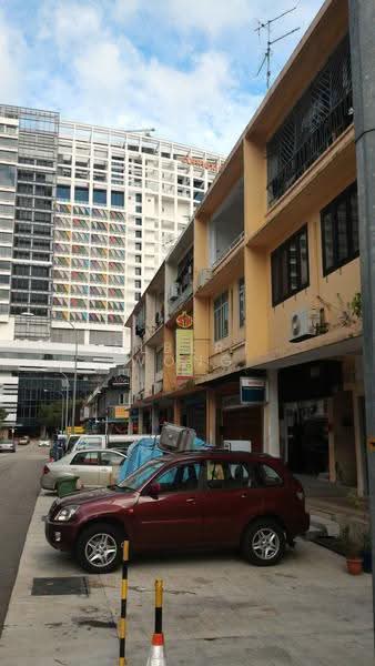 Walk up 113 Owen road, Owen Road, Farrer Park / Serangoon Rd, 3 Bedrooms, 1,400 sqft, Walk-up Apartment For Rent, by Albert Wong, 19238200 - Walk to MRT - PropertyGuru.com.sg