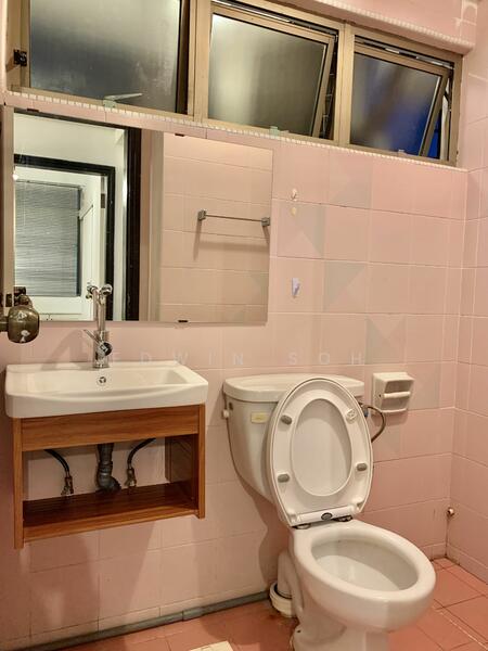 COMMON BATHROOM
