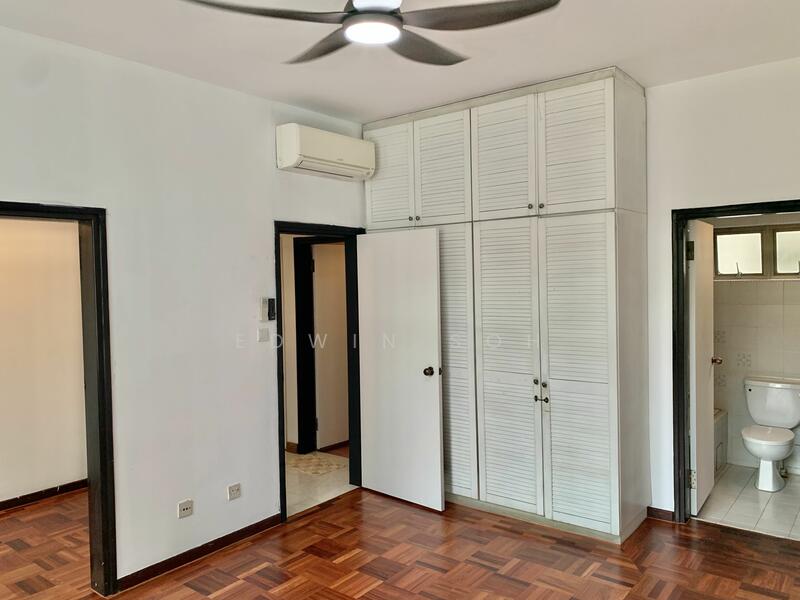 MASTER ROOM LINK TO STUDY ROOM