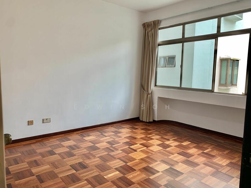 MASTER ROOM