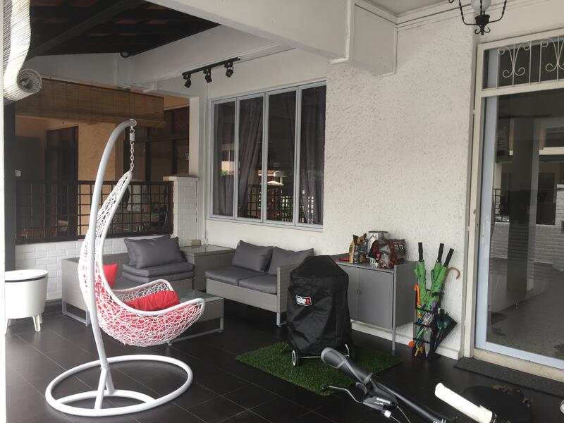 @@ Walk to BISHAN MRT & JUNCTION 8 @@ Quaint Quiet Terrace for Rent, , 3 Bedrooms, 3,000 sqft, Terraced House For Rent, by MH Goh, 19254125 - Front Patio - PropertyGuru.com.sg