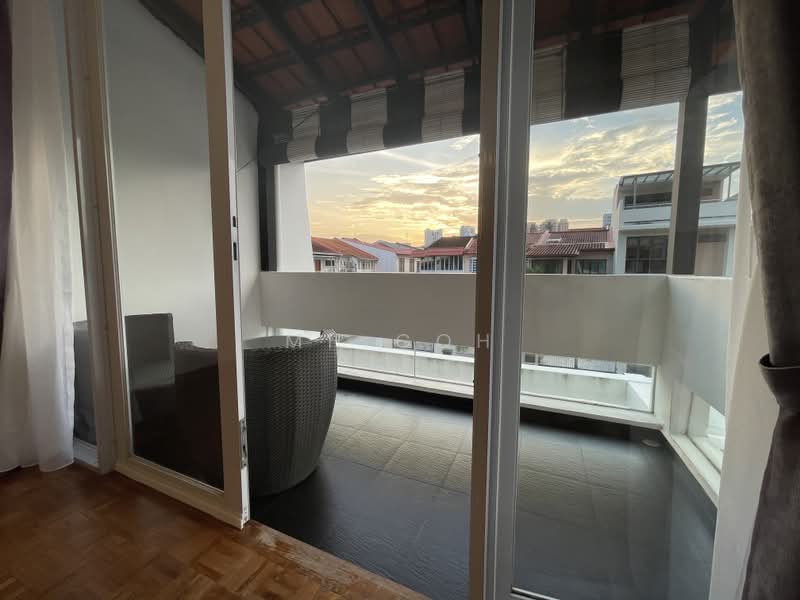 @@ Walk to BISHAN MRT & JUNCTION 8 @@ Quaint Quiet Terrace for Rent, , 3 Bedrooms, 3,000 sqft, Terraced House For Rent, by MH Goh, 19254125 - Bedroom 2 Balcony - PropertyGuru.com.sg
