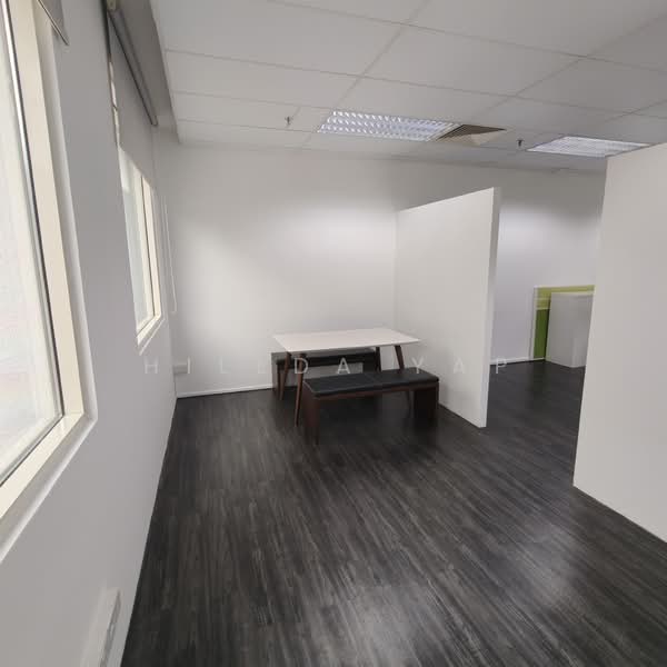 Burlington Square, 175 Bencoolen Street, 570 sqft, Office For Rent, by Hillda Yap ヒルダー, 19270451 - CommercialGuru.com.sg