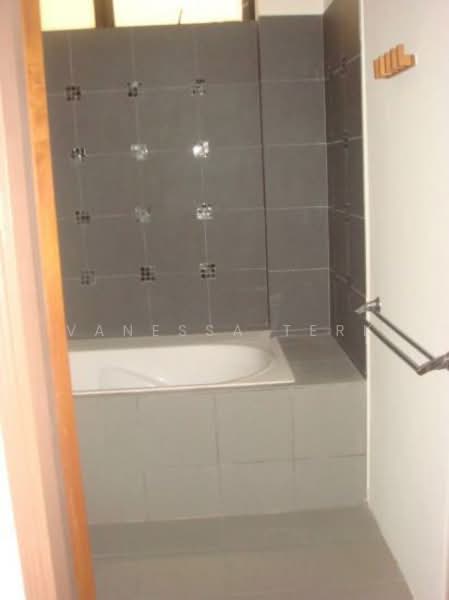 Spanish Village, 58 Farrer Road, 3 Bedrooms, 1,300 sqft, Condominium For Rent, by Vanessa Terk, 19274045 - PropertyGuru.com.sg