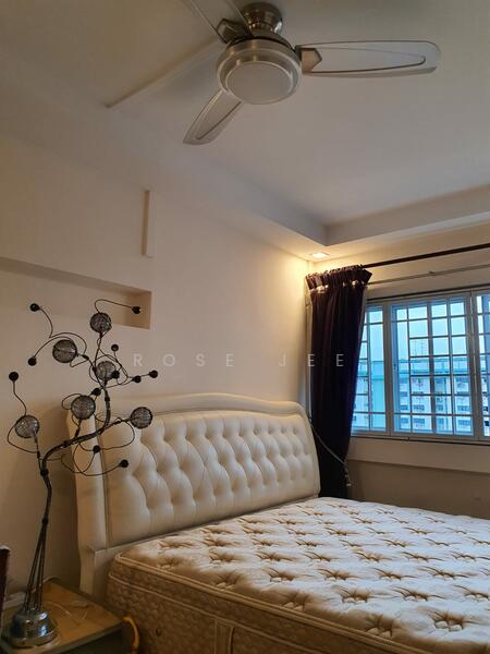 $10,000 King size Sealy Mattress