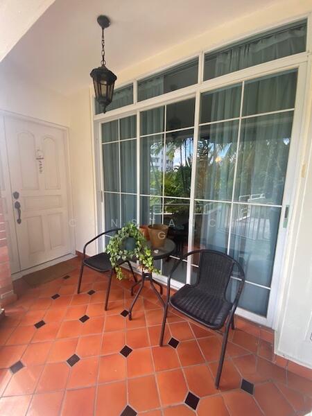 Pandan Valley, 1 Pandan Valley, 5 Bedrooms, 3,185 sqft, Condominium For Rent, by Constance Ng, 19286150 - Outdoor entrance - PropertyGuru.com.sg