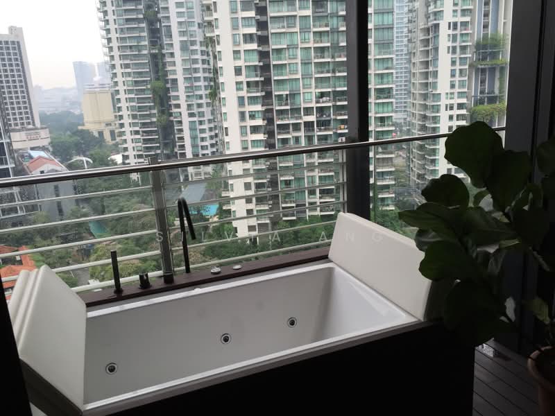 Martin No 38, 38 Martin Road, 3 Bedrooms, 1,485 sqft, Apartment For Rent, by Silvia Ang, 19315530 - Jacuzzi at Balcony - PropertyGuru.com.sg