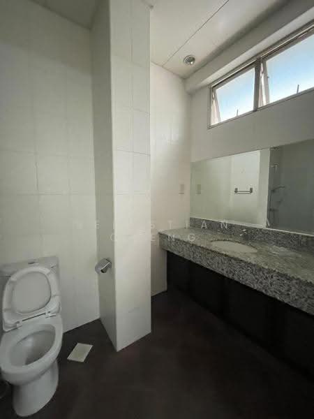 Riverdale Residence, 346 River Valley Road, Orchard / River Valley, 2 Bedrooms, 1,110 sqft, Condominium For Rent, by Sebestian Cheng, 19317632 - Bathroom - PropertyGuru.com.sg