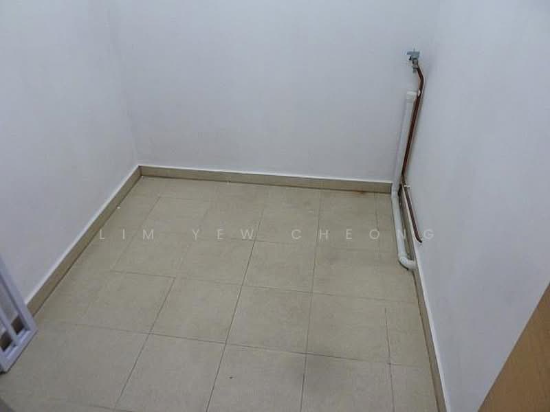 Parc Emily, 5 Mount Emily Road, 4 Bedrooms, 1,733 sqft, Condominium For Rent, by Lim Yew Cheong, 19337014 - utility room - PropertyGuru.com.sg