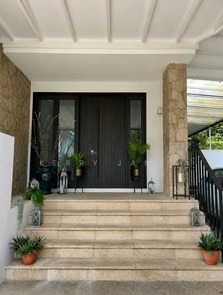 Sunset Square, Sunset Square, 7 Bedrooms, 4,000 sqft, Bungalow House For Rent, by Kerry James, 19345054 - PropertyGuru.com.sg