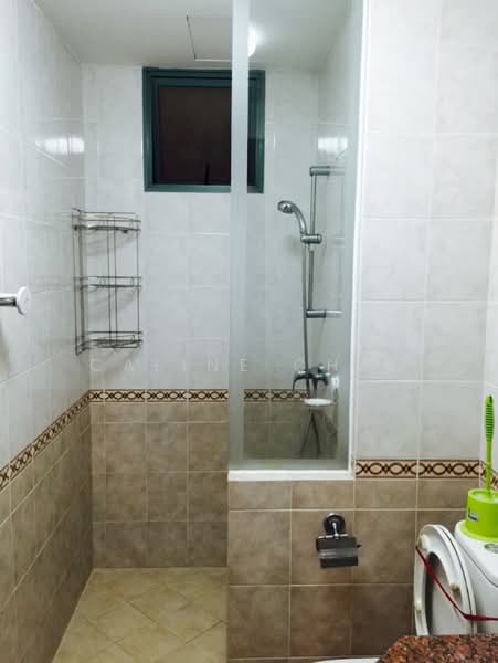 Yew Mei Green, 56 Choa Chu Kang North 6, 3 Bedrooms, 1,292 sqft, Condominium For Rent, by Caline Chai, 19349172 - Common Bathroom - PropertyGuru.com.sg