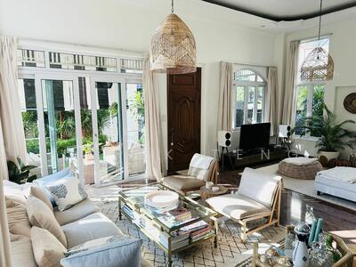 For Rent - Queen's Road