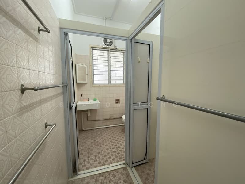 For Rent - Single Storey Semi D for family only!