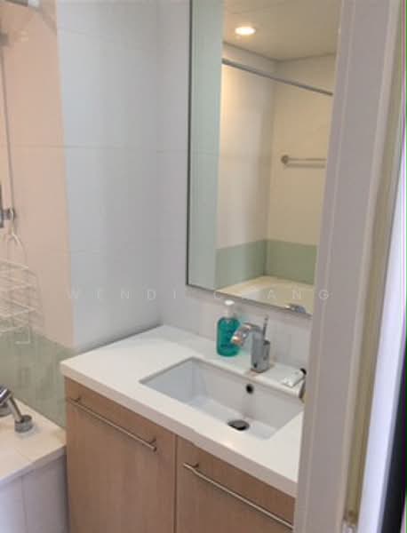 The Sail @ Marina Bay, 2 Marina Boulevard, 2 Bedrooms, 883 sqft, Condominium For Rent, by Wendi Chang, 19376064 - Ensuite Bathroom - PropertyGuru.com.sg