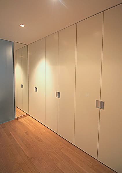 Grange Residences, 91 Grange Road, 4 Bedrooms, 2,670 sqft, Condominium For Rent, by Renee Lim, 19379779 - Master Wardrobe - PropertyGuru.com.sg