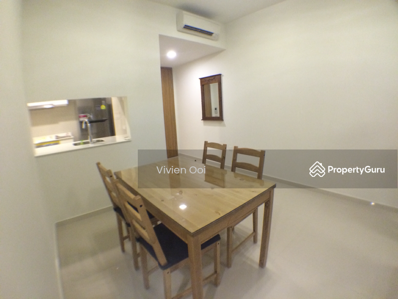 Enclosed kitchen can overlook dining area
