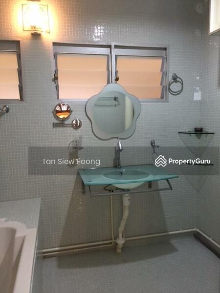 HUGE MASTER BATHROOM