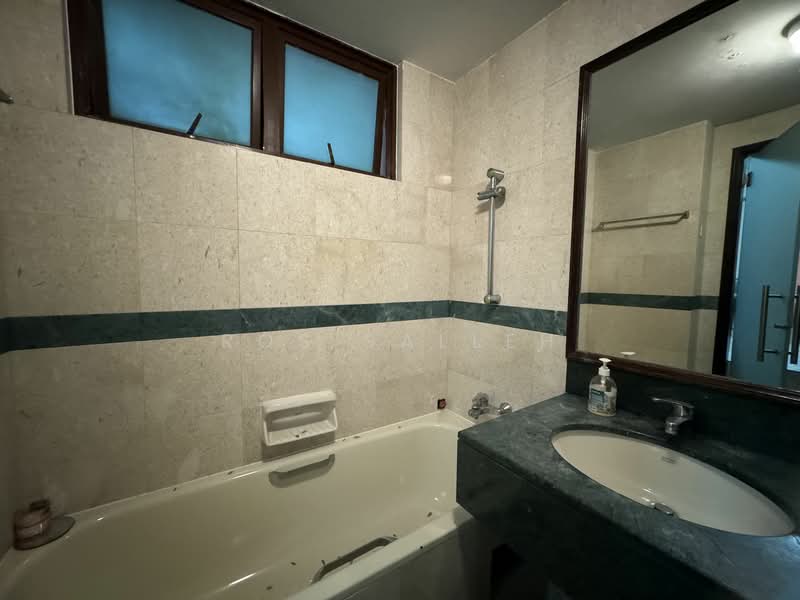 Fairmount Condo, 30 Eastwood Road, 2 Bedrooms, 1,258 sqft, Condominium For Rent, by Ros Salleh, 19396707 - PropertyGuru.com.sg