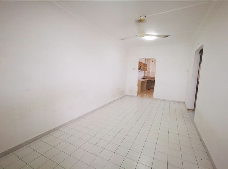 421 Bukit Batok West Avenue 2, 421 Bukit Batok West Avenue 2, 2 Bedrooms, 731 sqft, HDB Flat For Rent, by Vanessa Yong, 19407501 - PropertyGuru.com.sg