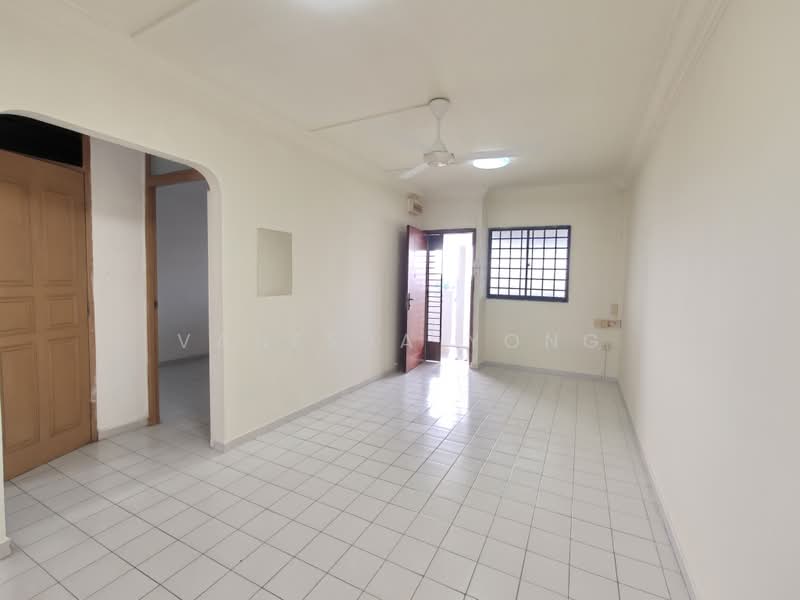 421 Bukit Batok West Avenue 2, 421 Bukit Batok West Avenue 2, 2 Bedrooms, 731 sqft, HDB Flat For Rent, by Vanessa Yong, 19407501 - PropertyGuru.com.sg