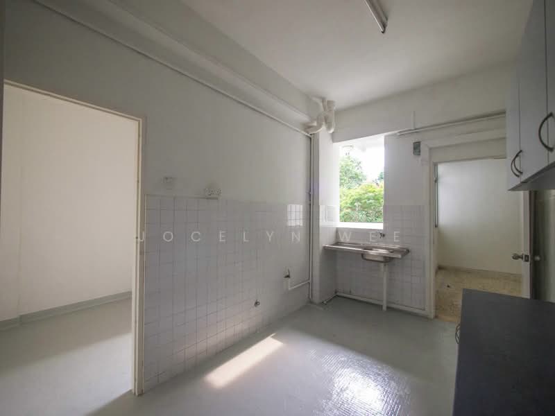 Kum Hing Court, 36 Tomlinson Road, 3 Bedrooms, 1,625 sqft, Apartment For Rent, by Jocelyn Wee, 19413427 - Kitchen Area leading to Store/Helper's Room - PropertyGuru.com.sg