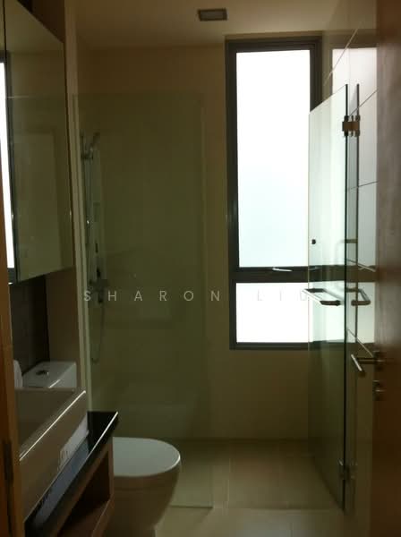 Quinterra, 359 Holland Road, 4 Bedrooms, 1,679 sqft, Condominium For Rent, by Sharon Liu, 19413448 - every bathroom has window - airy - PropertyGuru.com.sg
