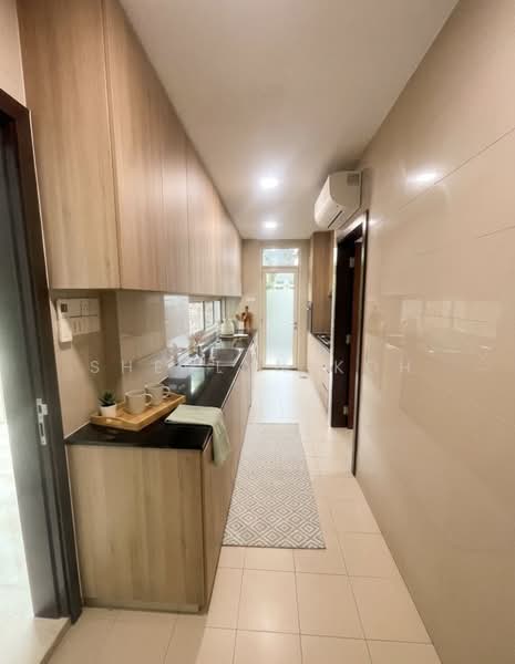 Renovated - Tropical Bungalow with pool, Coronation Rd West, 5 Bedrooms, 5,000 sqft, Bungalow House For Rent, by Sherlyn Koh, 19414745 - PropertyGuru.com.sg