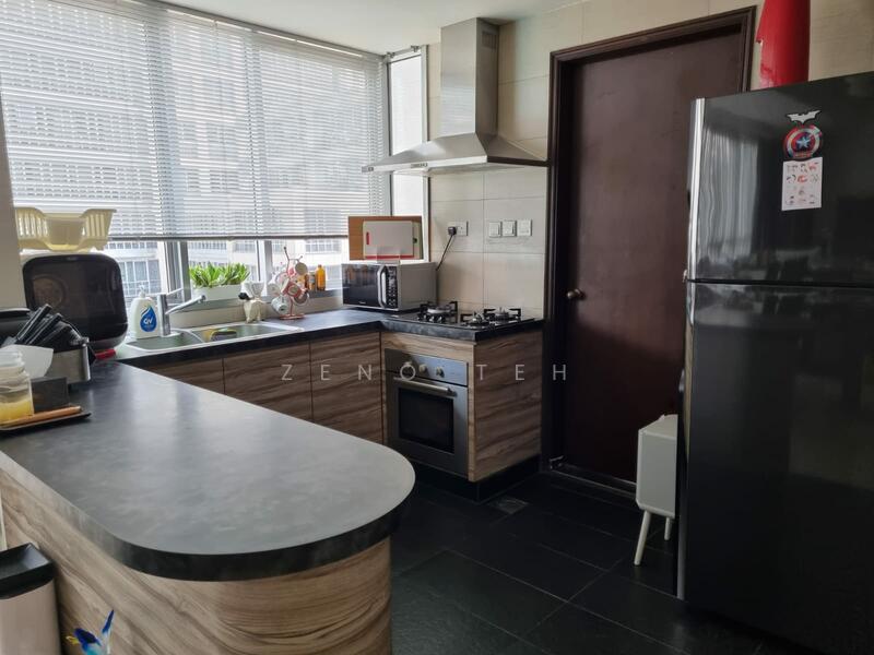 For Rent - UE Square